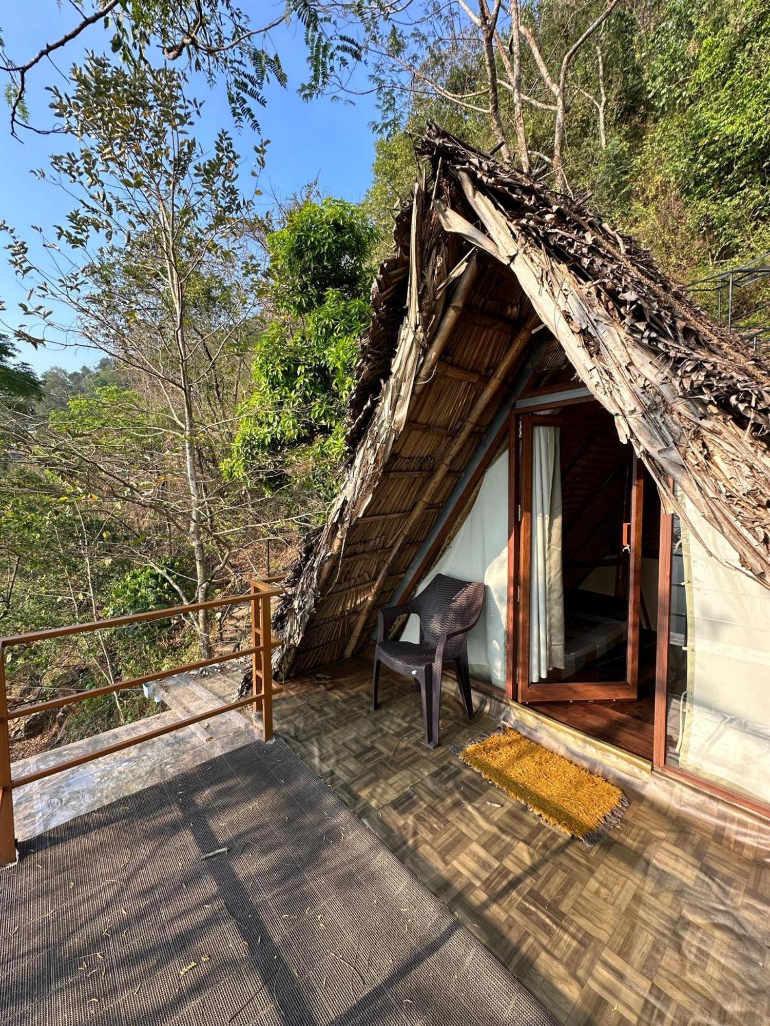 Sunset Valley Kerala Pool Resort - Serene Natural Forest Cottage Stay In Idukki With Sunrise & Sunset Panoramas, Natural Streams & Tranquil Summer Evenings Pīrmed Екстериор снимка