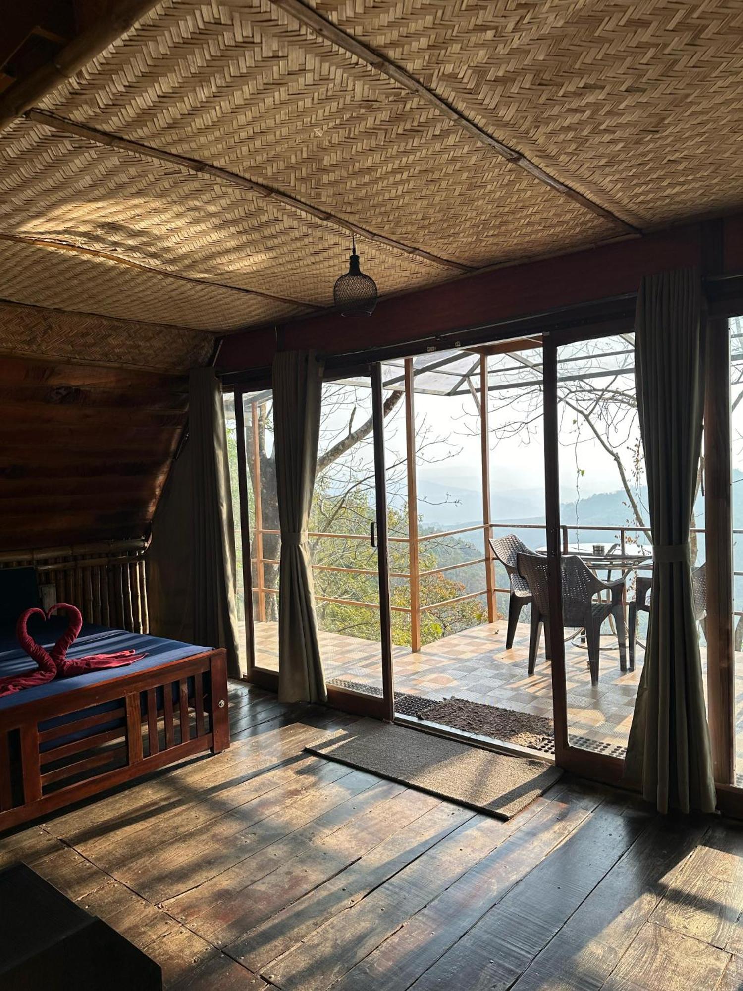Sunset Valley Kerala Pool Resort - Serene Natural Forest Cottage Stay In Idukki With Sunrise & Sunset Panoramas, Natural Streams & Tranquil Summer Evenings Pīrmed Екстериор снимка