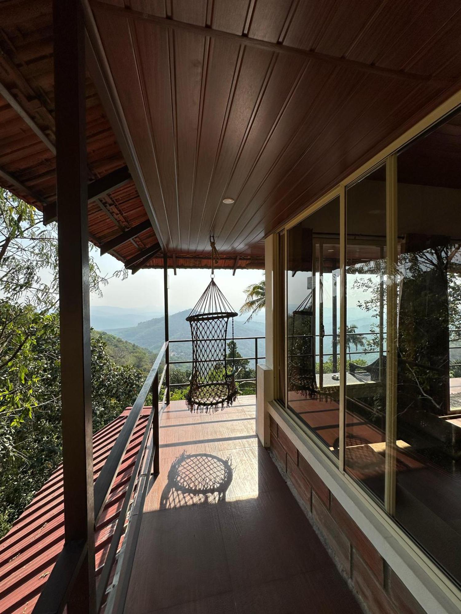 Sunset Valley Kerala Pool Resort - Serene Natural Forest Cottage Stay In Idukki With Sunrise & Sunset Panoramas, Natural Streams & Tranquil Summer Evenings Pīrmed Екстериор снимка