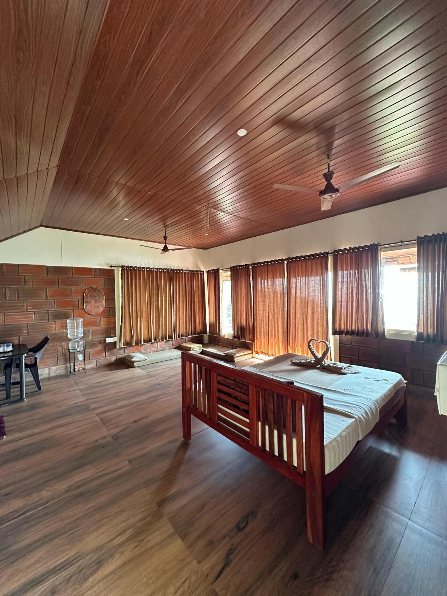 Sunset Valley Kerala Pool Resort - Serene Natural Forest Cottage Stay In Idukki With Sunrise & Sunset Panoramas, Natural Streams & Tranquil Summer Evenings Pīrmed Екстериор снимка
