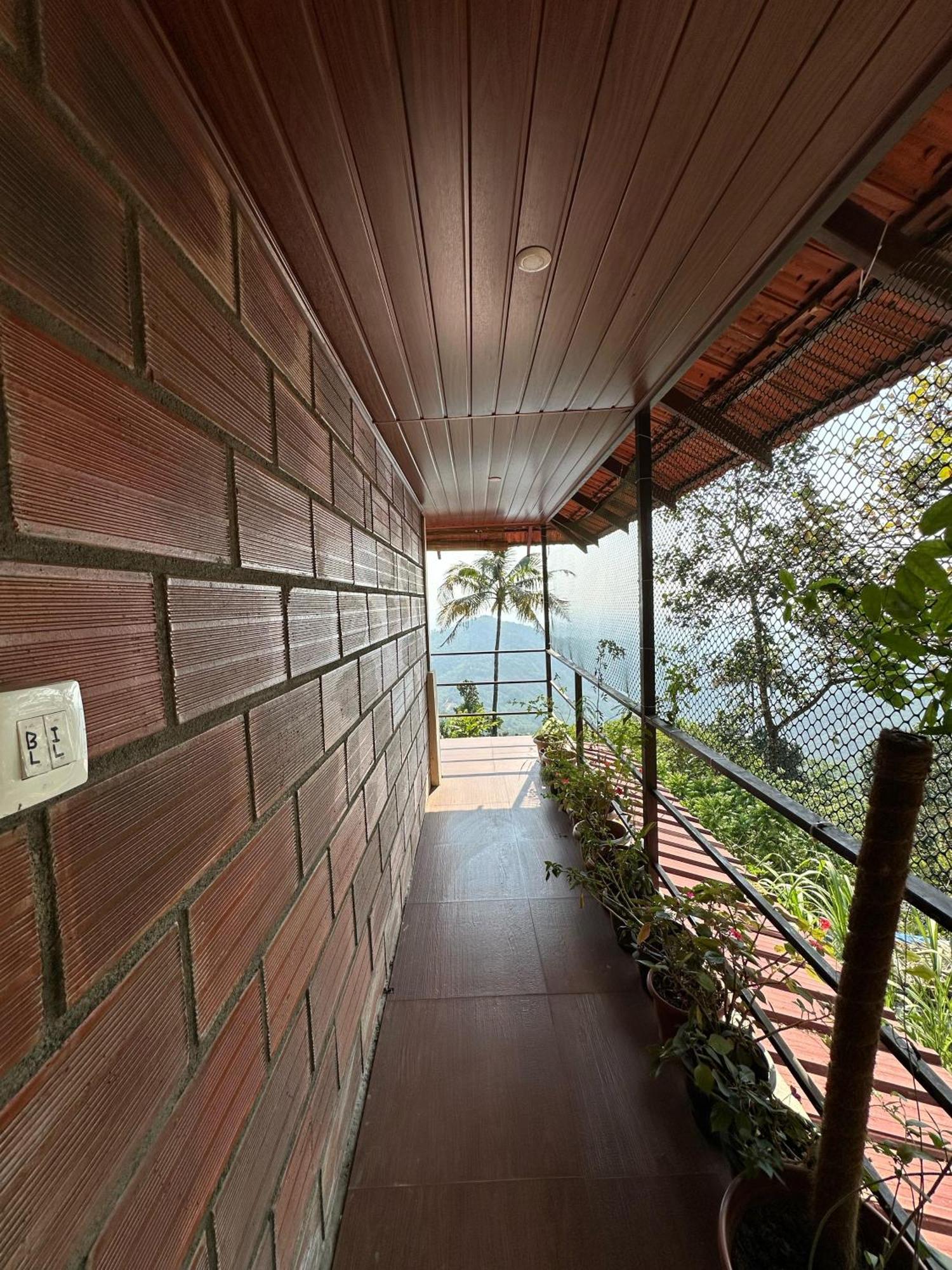 Sunset Valley Kerala Pool Resort - Serene Natural Forest Cottage Stay In Idukki With Sunrise & Sunset Panoramas, Natural Streams & Tranquil Summer Evenings Pīrmed Екстериор снимка